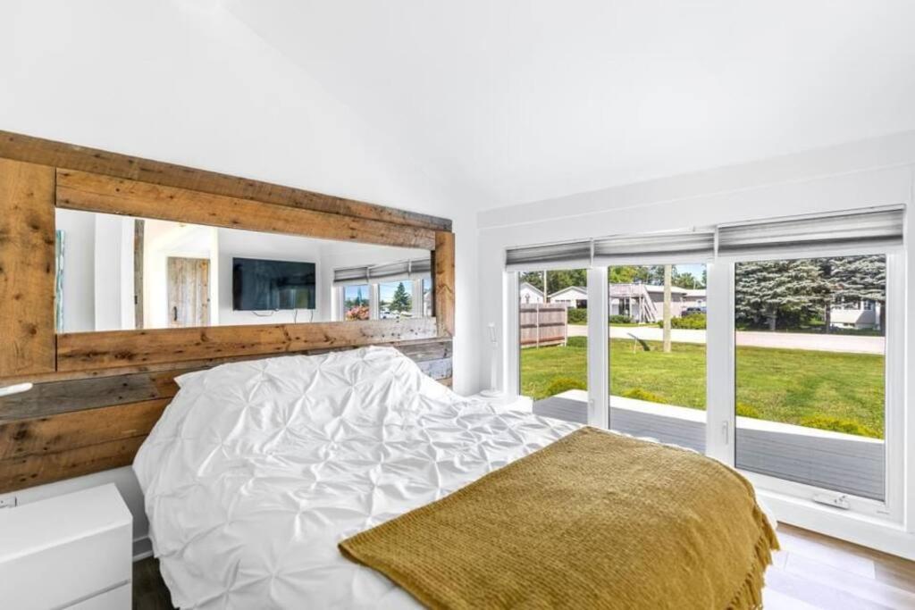 Waterfront Cottage "The Dream" With Private Hot Tub Shediac Bagian luar foto
